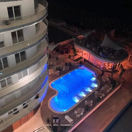 ホテル White Tower Mamaia Apartament 609 ナボダリ